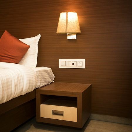 Hotel Spring Inn Mumbai Exterior photo